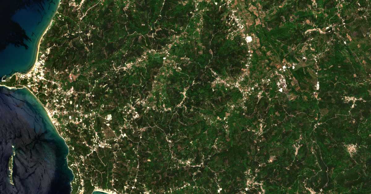 Carte satellite de Rachtádes
