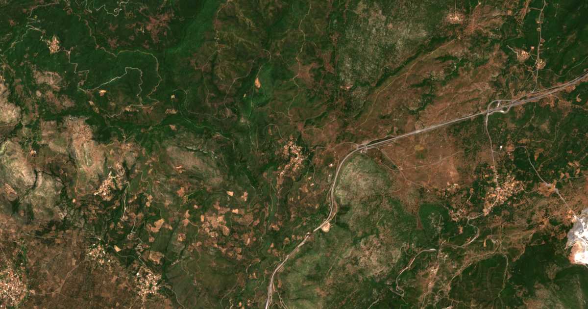 Carte satellite de Chráni