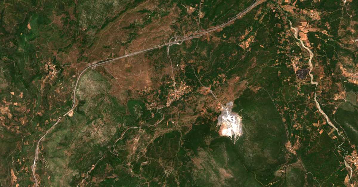 Carte satellite de Paradísia