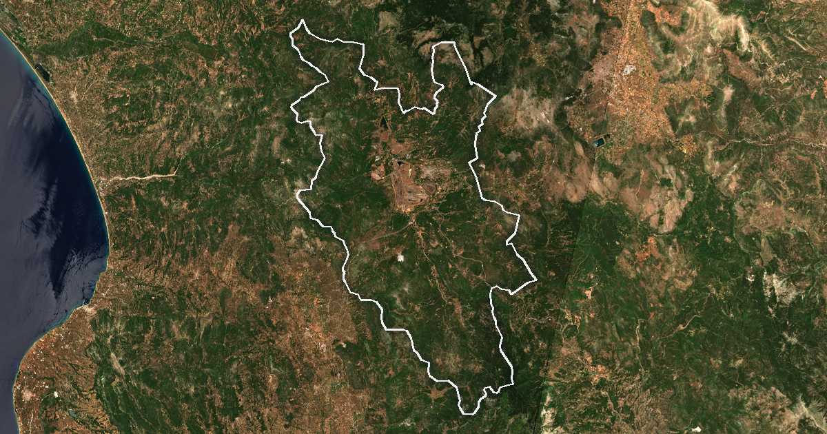 Image satellite avec la limite tracée: de Mégalopolis