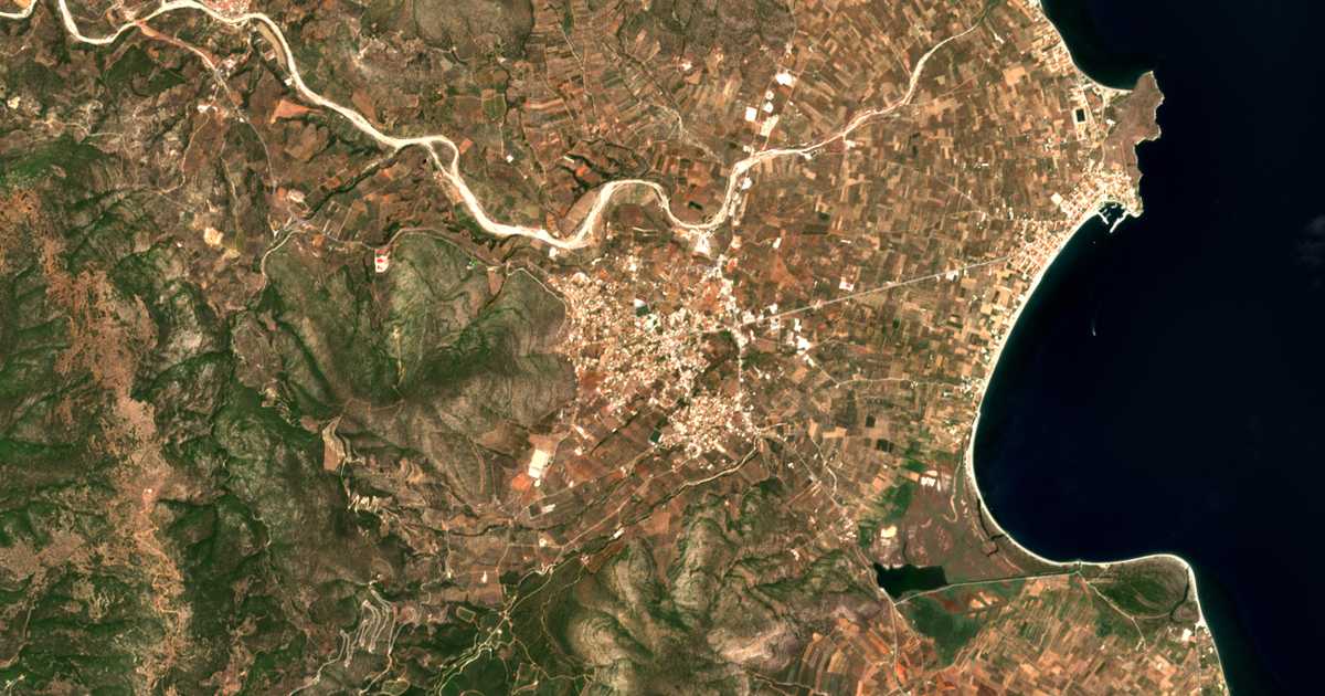 Carte satellite de Ástros