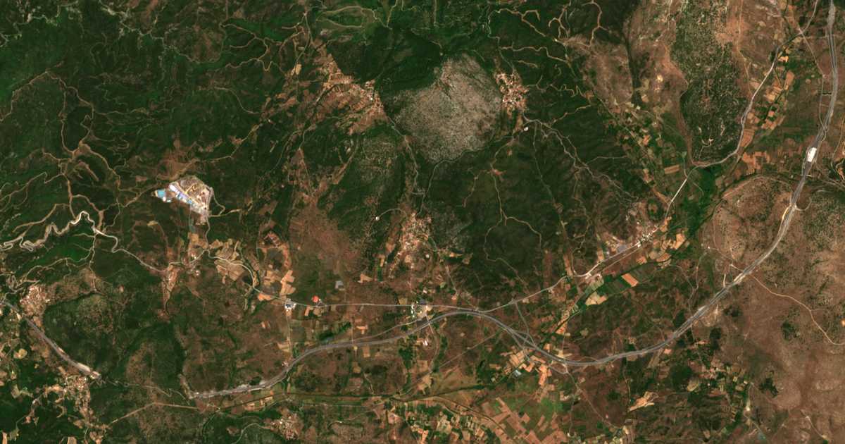 Carte satellite de Athíneo