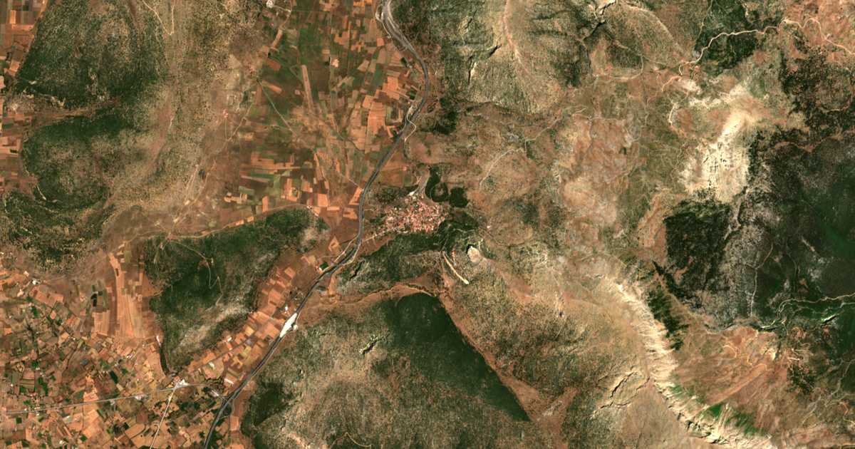 Carte satellite de Nestáni