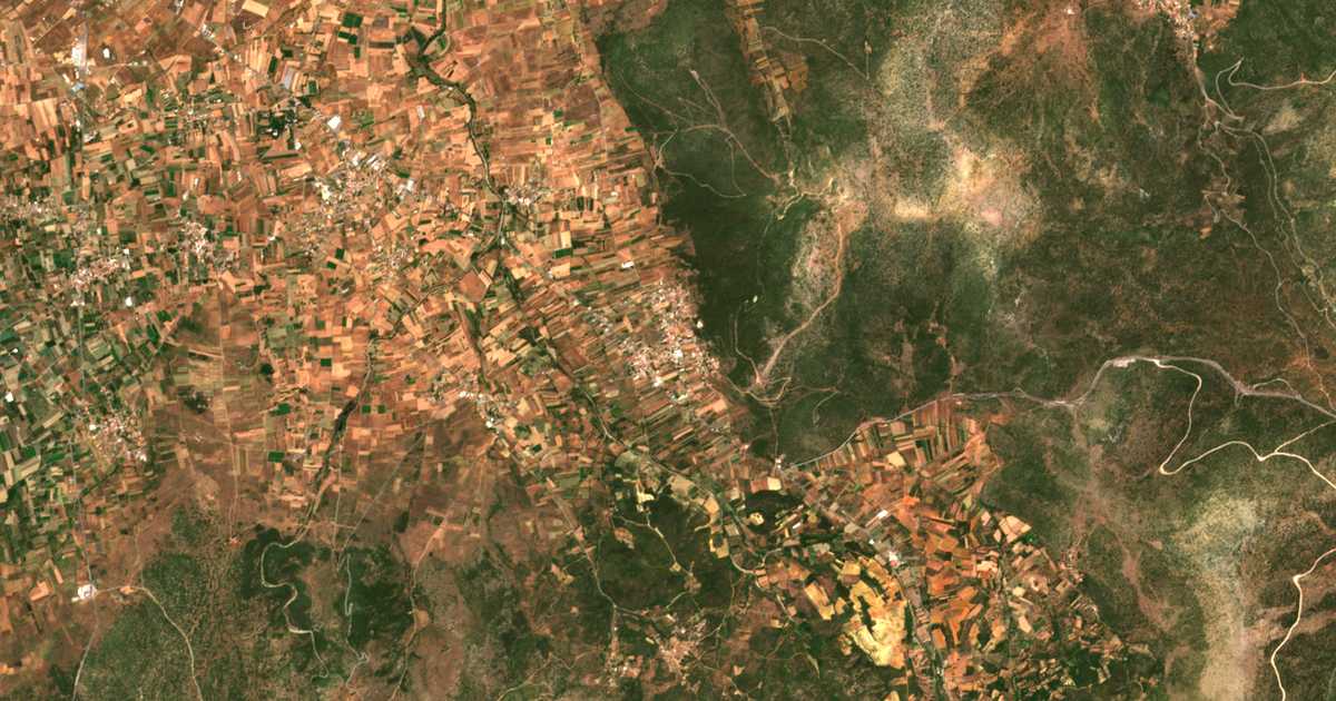 Carte satellite de Rízes