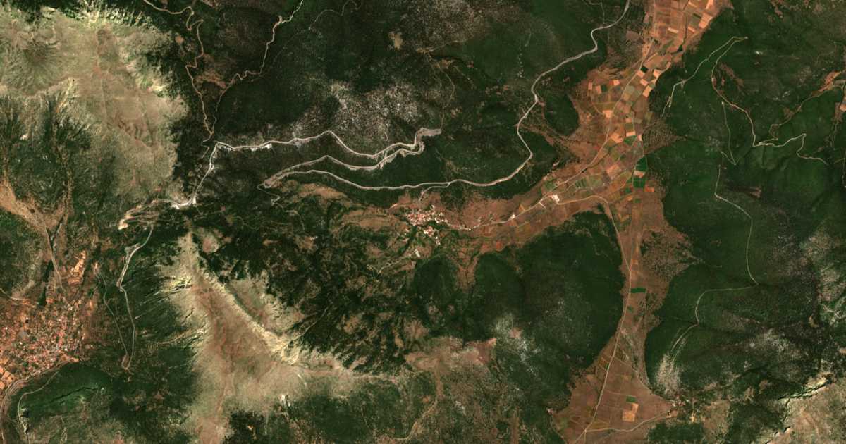 Carte satellite de Skoteiní
