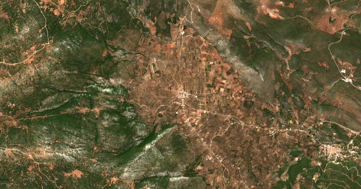 Carte satellite de Dímena