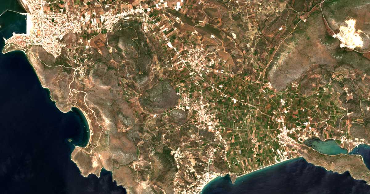 Carte satellite de Agía Paraskeví