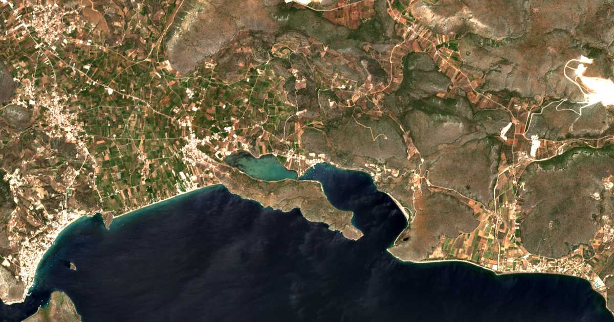 Carte satellite de Vivári