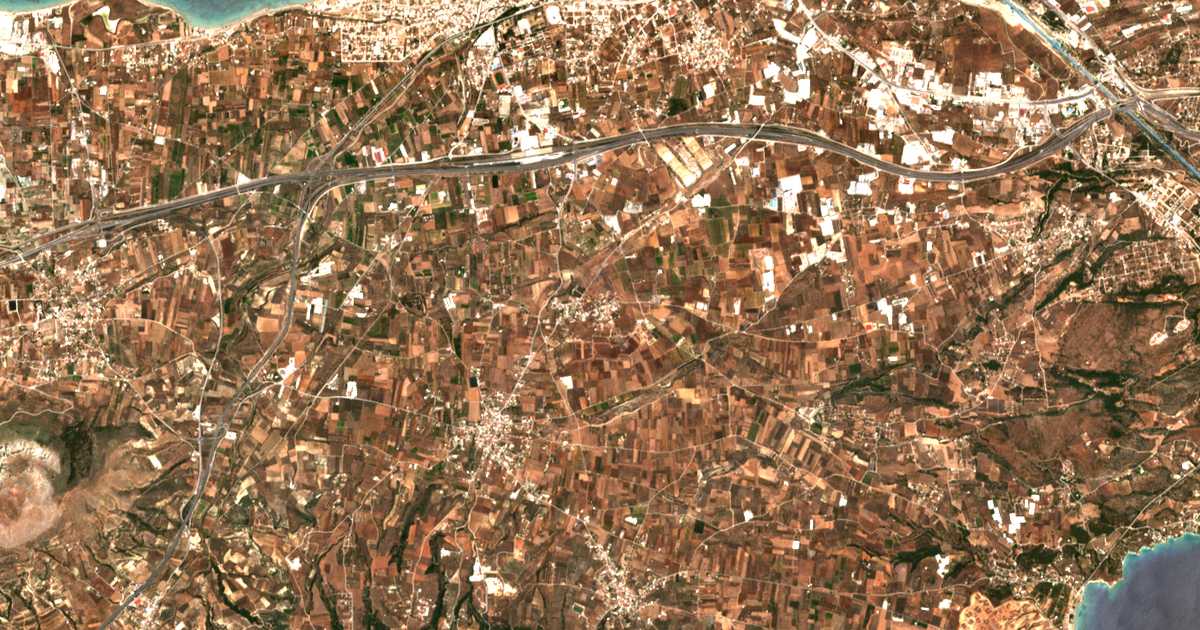 Carte satellite de Káto Examília