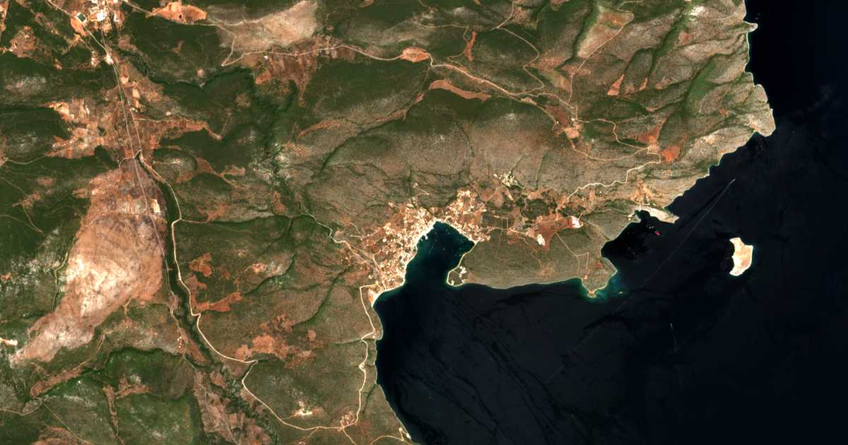 Carte satellite de Kórfos