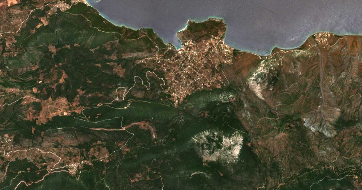 Carte satellite de Schínos