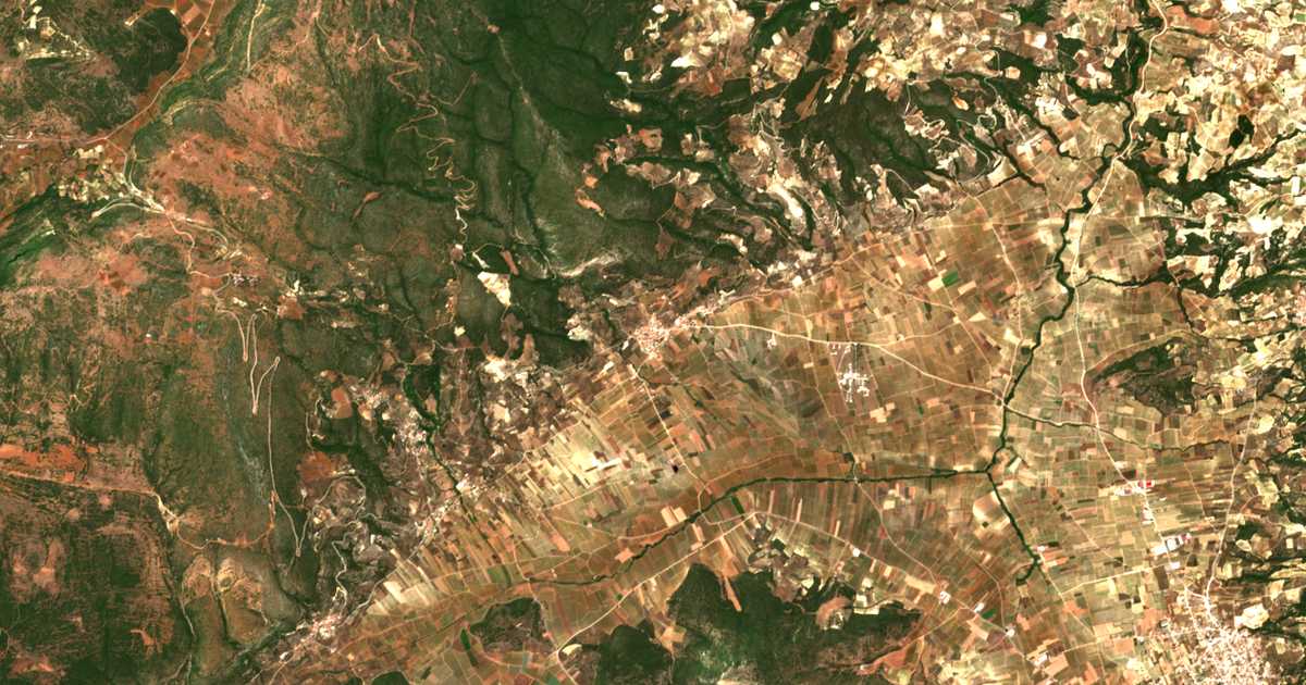 Carte satellite de Petríon
