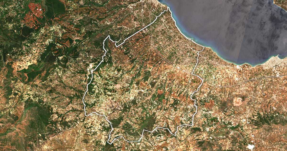Image satellite avec la limite tracée: Vélo-Vócha