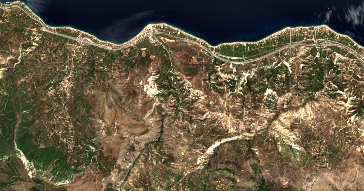 Carte satellite de Mentourgiánika