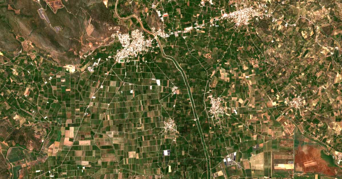 Carte satellite de Ágioi Taxiárchai