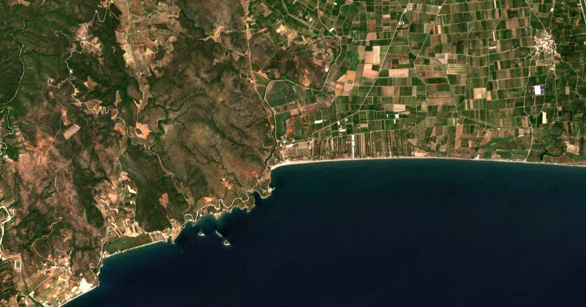 Carte satellite de Trínisa