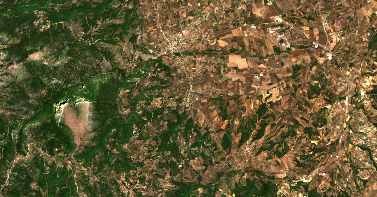 Carte satellite de Kamínia