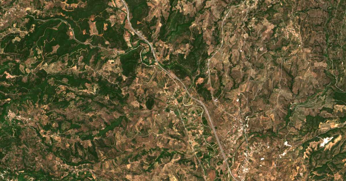 Carte satellite de Karavás