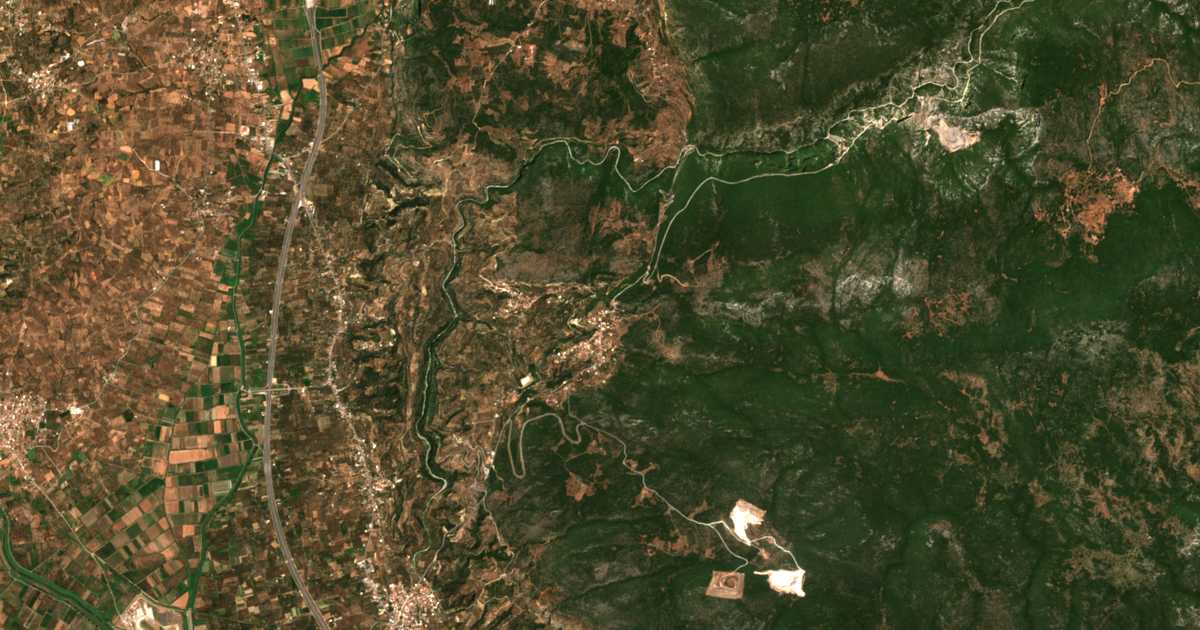 Carte satellite de Áno Ámfia