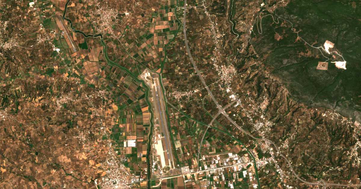 Carte satellite de Mikrománi