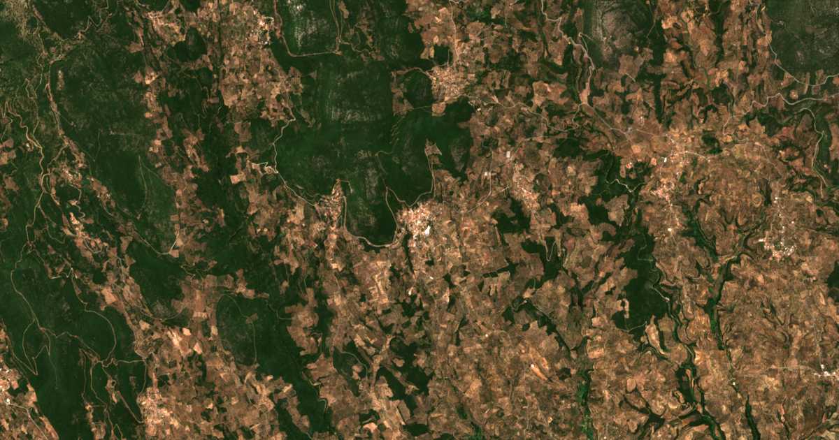 Carte satellite de Tríkorfo
