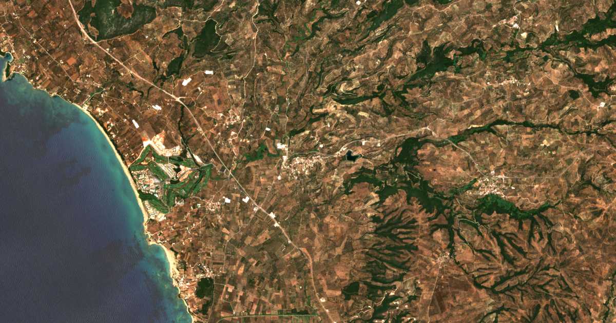 Carte satellite de Koryfásio