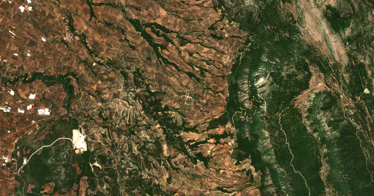 Carte satellite de Pláti
