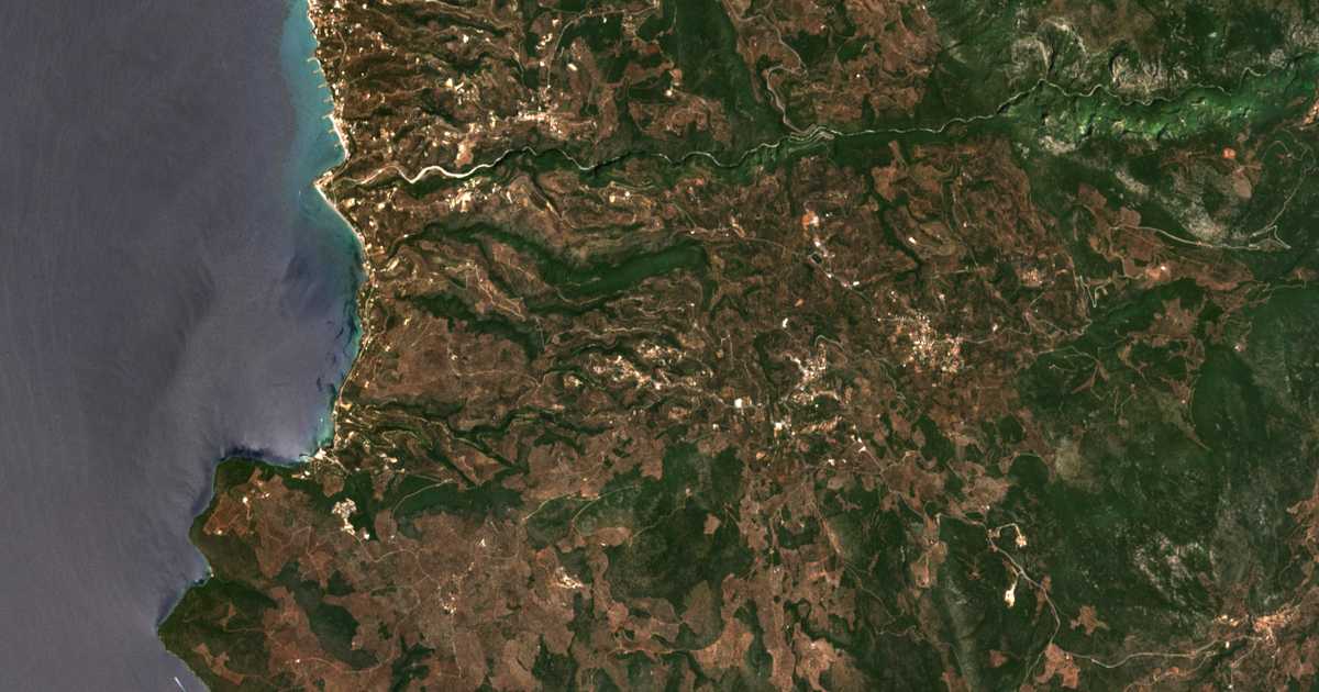 Carte satellite de Áno Dolí