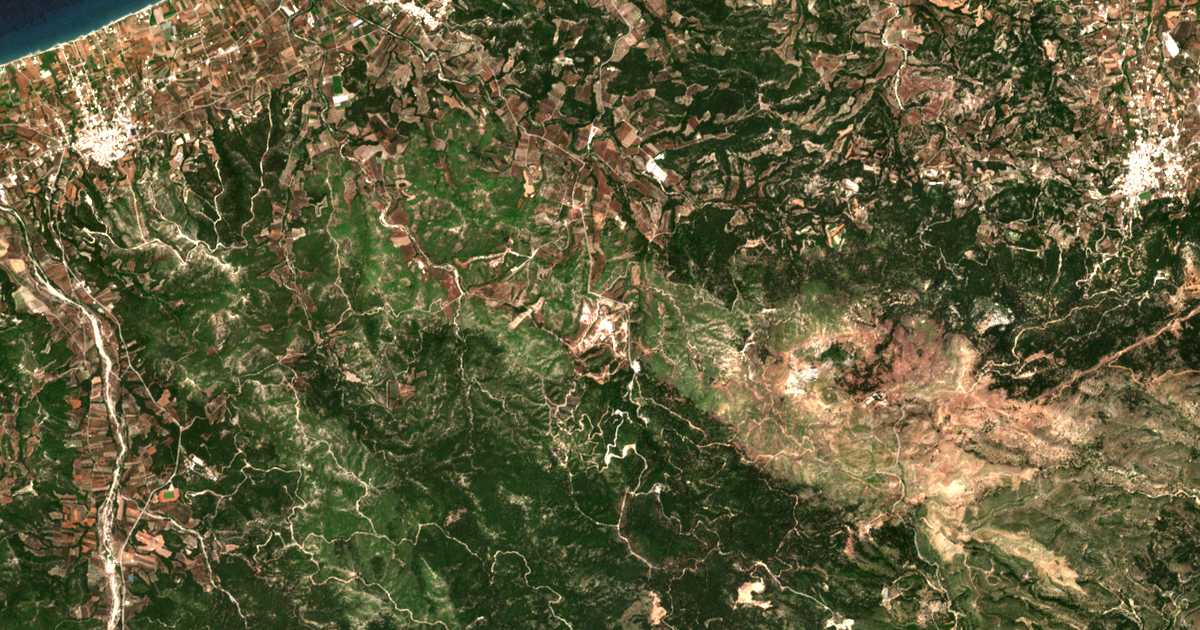 Carte satellite de Epáno Kalamón