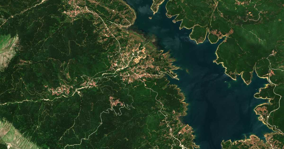 Carte satellite de Kalývia