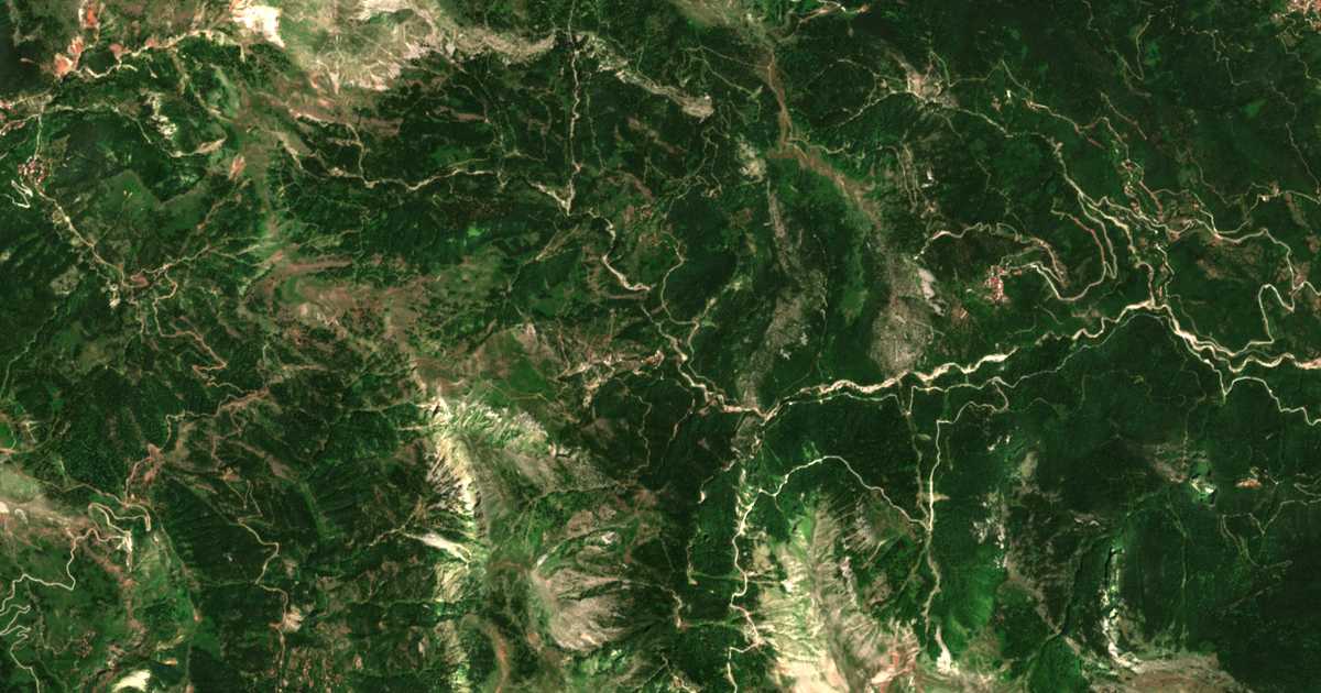 Carte satellite de Karvasarás