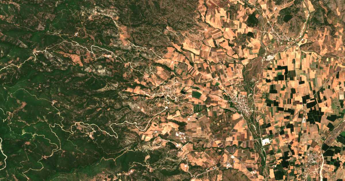 Carte satellite de Kalývia Analípseos