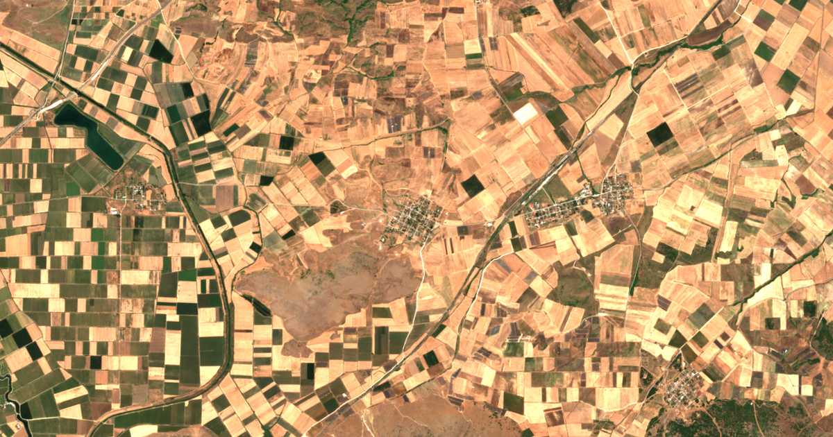 Carte satellite de Mikrón Vounón