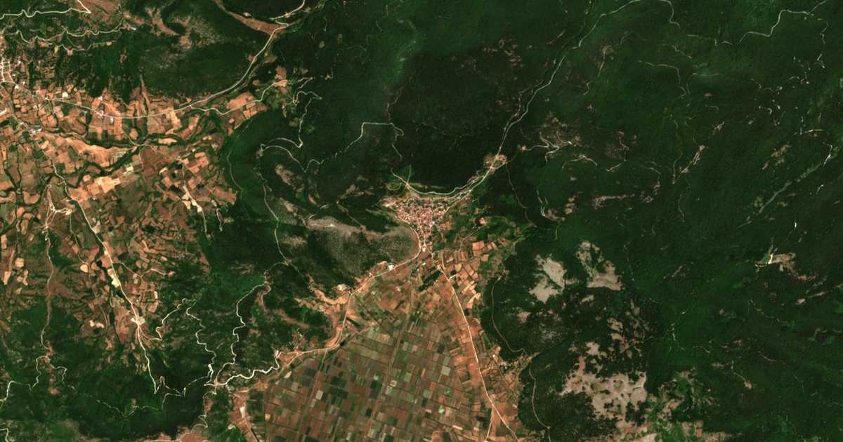 Carte satellite de Kallipéfki