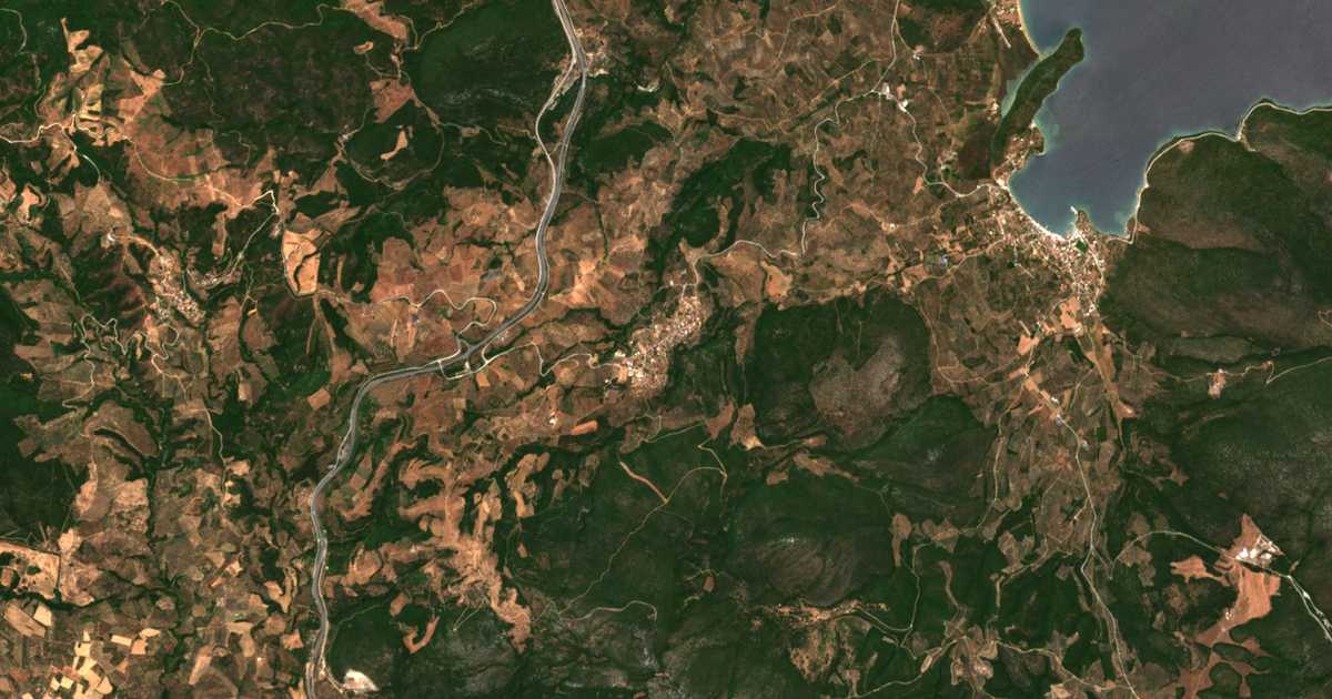 Carte satellite de Ágioi Theódoroi