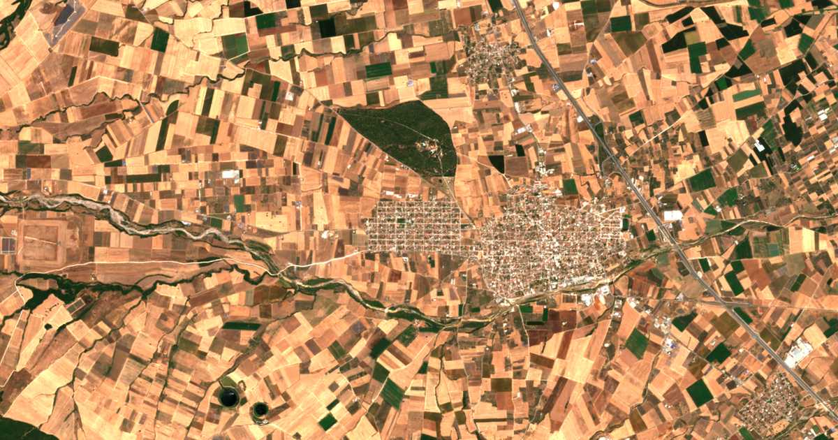 Carte satellite de Efxeinoúpolis