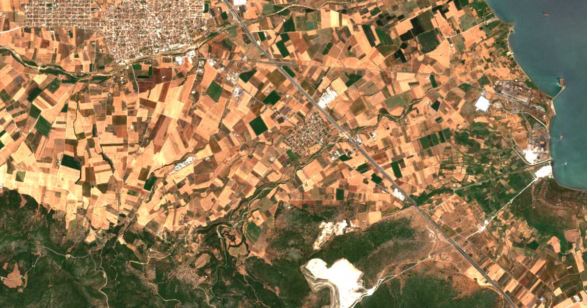 Carte satellite de Néos Plátanos