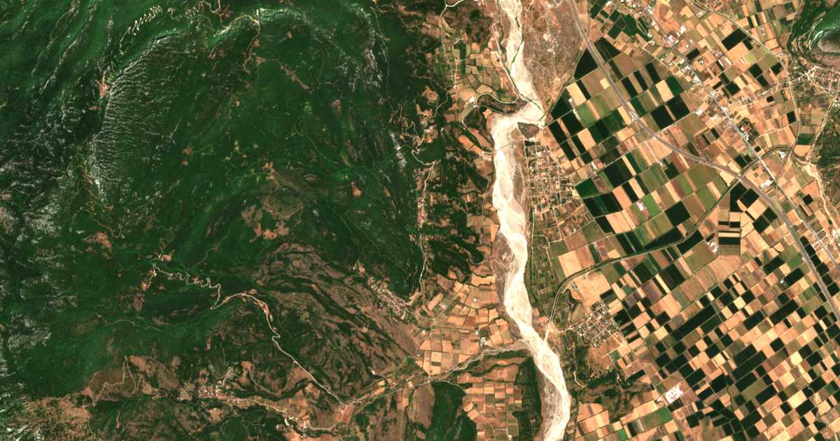 Carte satellite de Agía Paraskeví