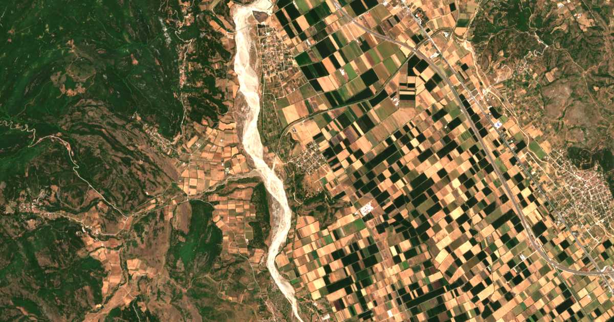 Carte satellite de Peristéra