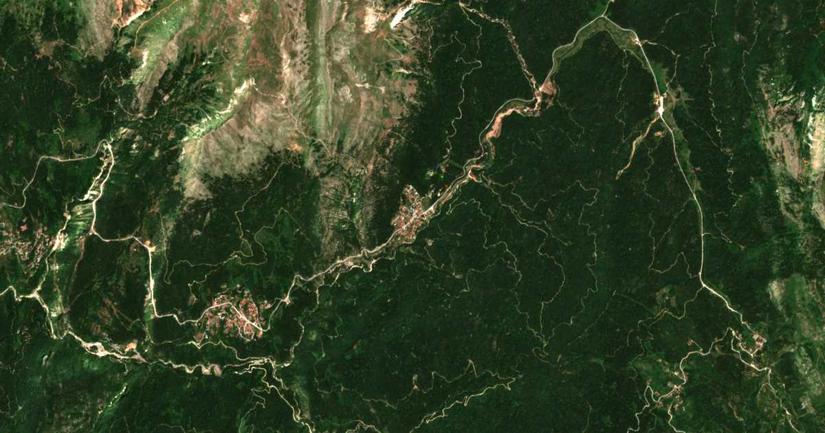 Carte satellite de Pertoúlion