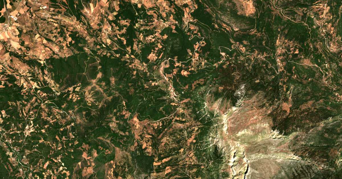 Carte satellite de Kaloúsion
