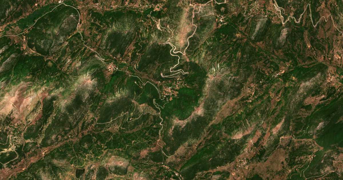 Carte satellite de Aroanía