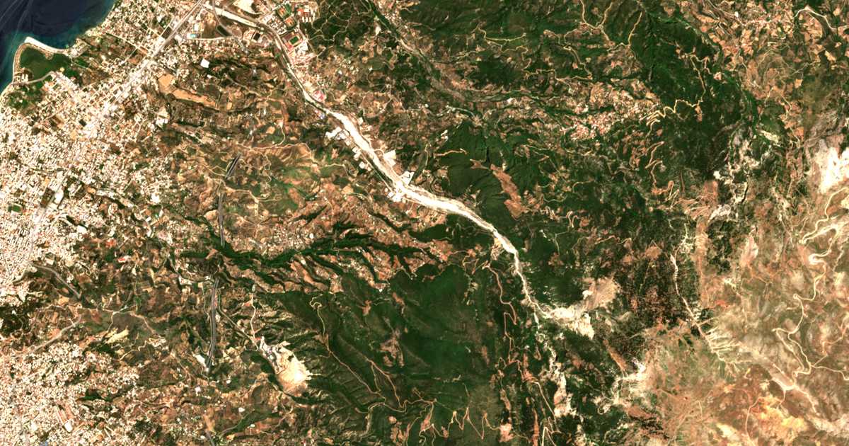 Carte satellite de Cháradron