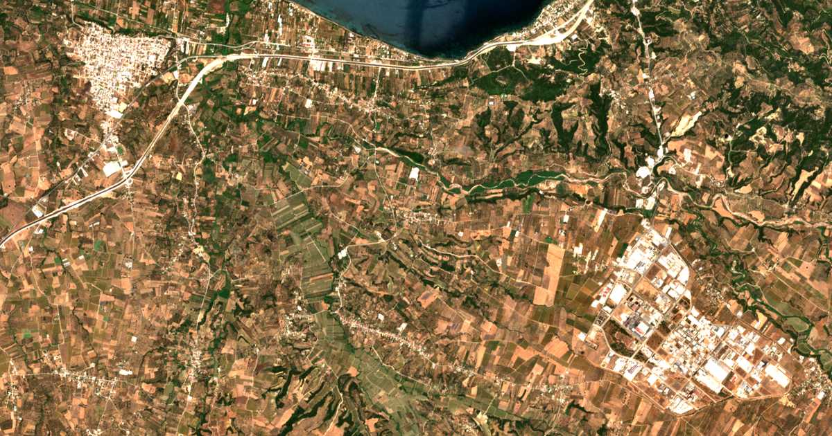 Carte satellite de Achaïkón