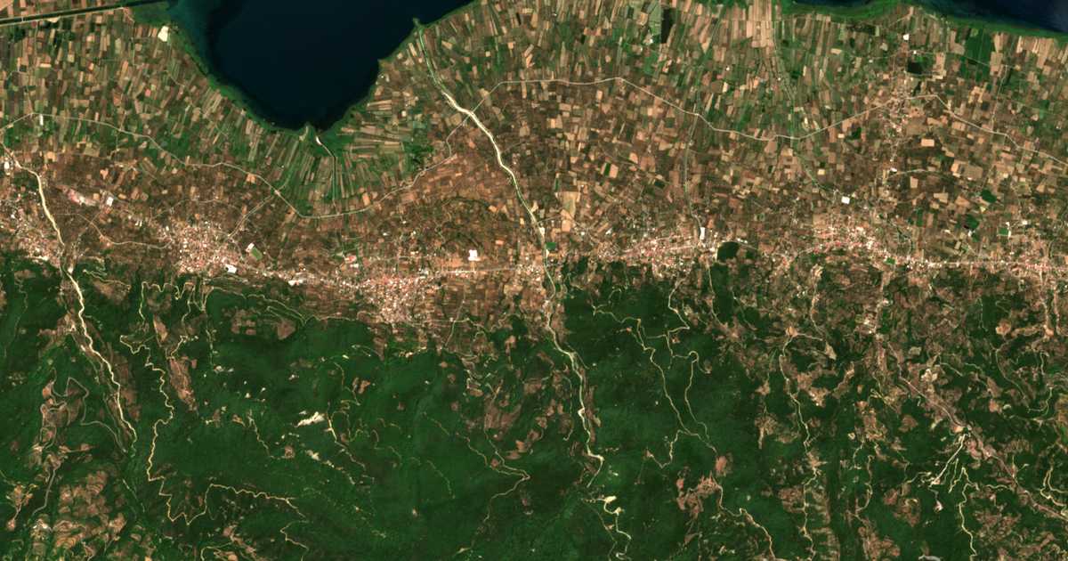 Carte satellite de Agía Marína