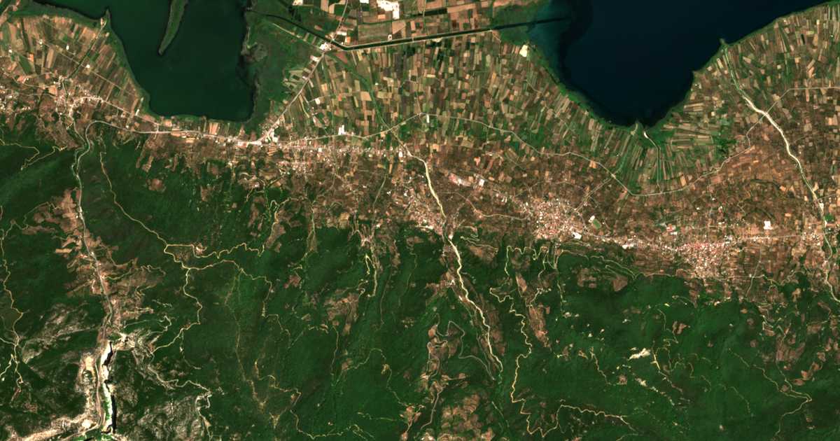 Carte satellite de Káto Kerásovon