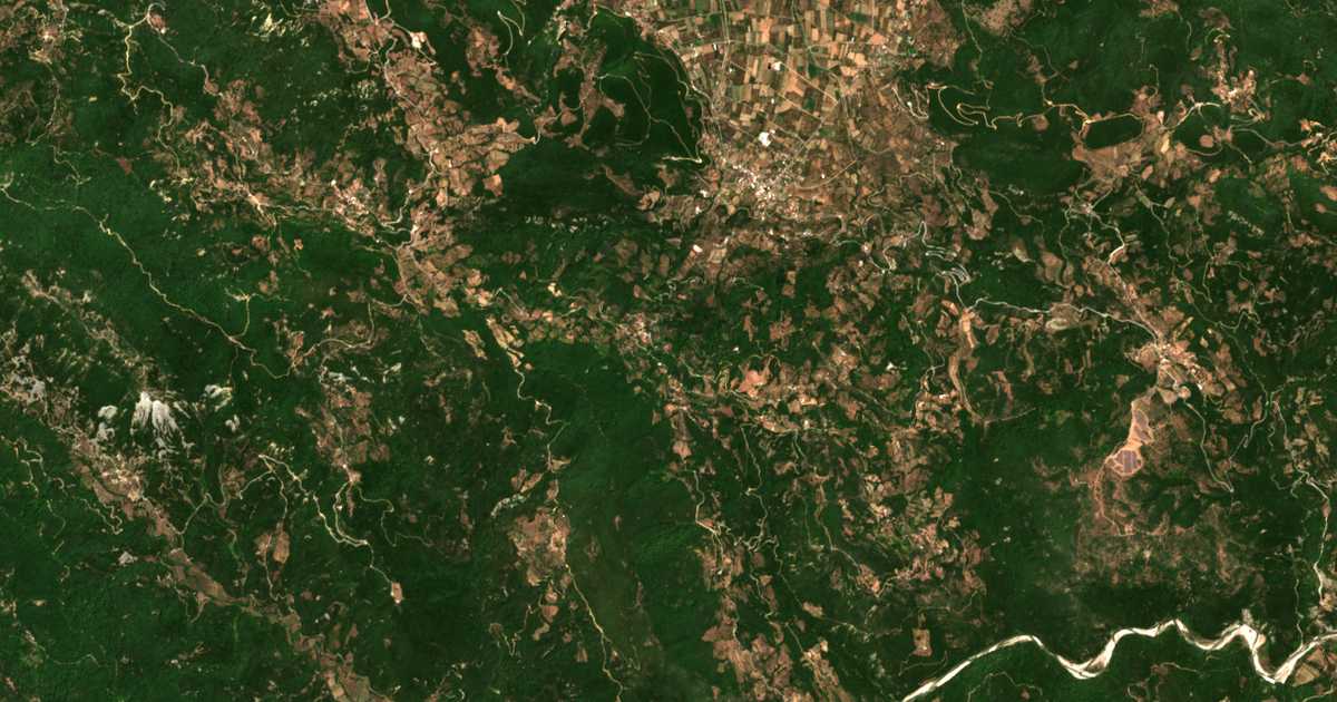 Carte satellite de Makrinoú
