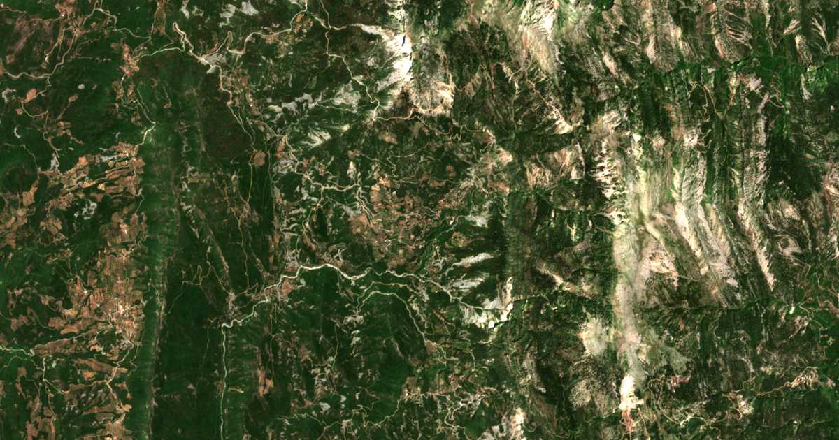 Carte satellite de Pentákorfon