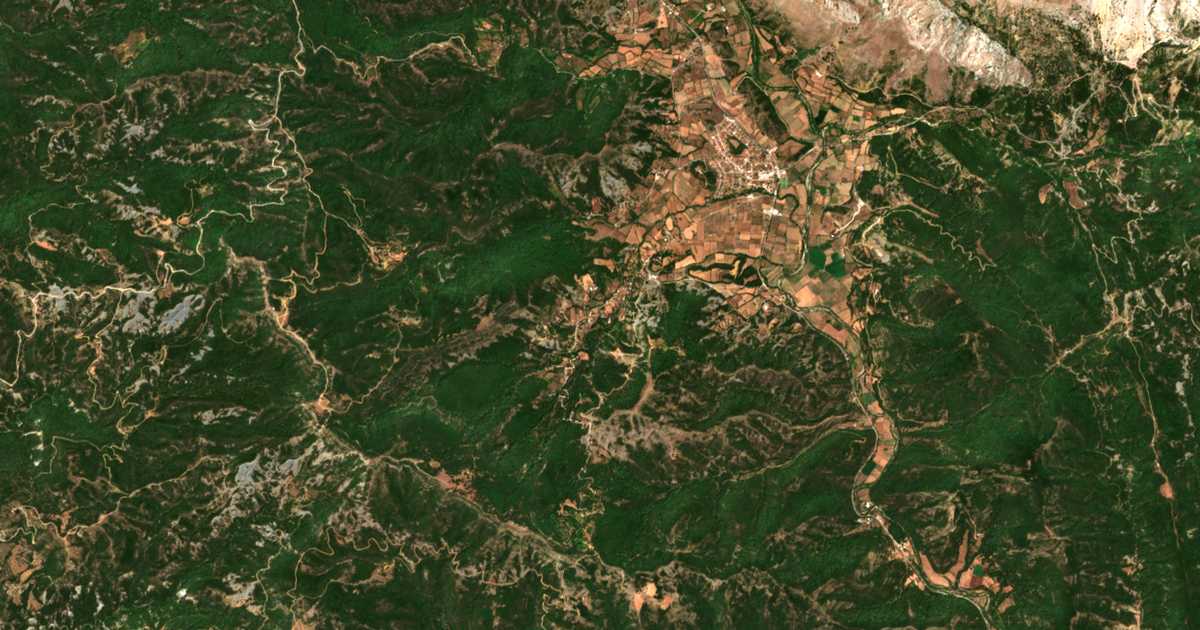 Carte satellite de Ágioi Theódoroi