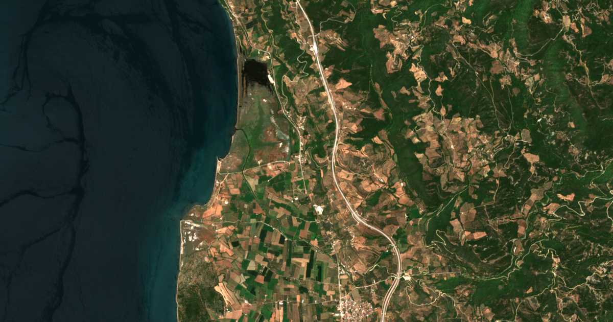 Carte satellite de Anoixiátikon